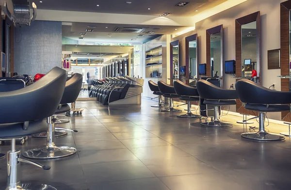 Trouvez votre coupe de cheveux parfaite au salon de coiffure de Saint-Jean-de-Luz