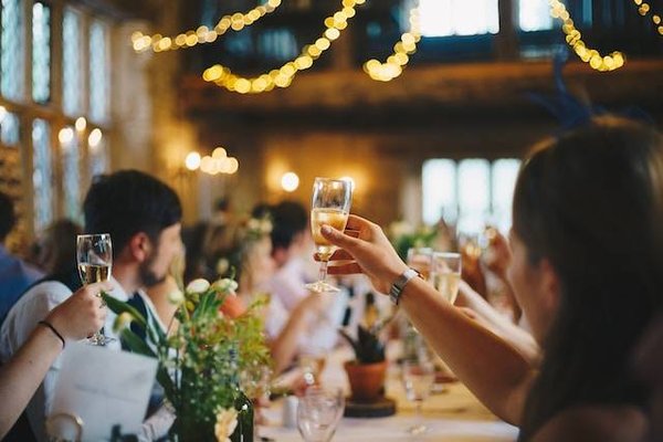 Comment faire un discours de remerciement pour son mariage ?