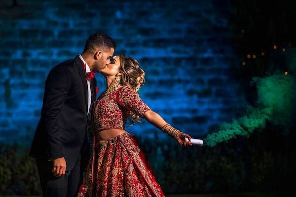Comment réaliser une séance photo de couple avant ou après le mariage ?